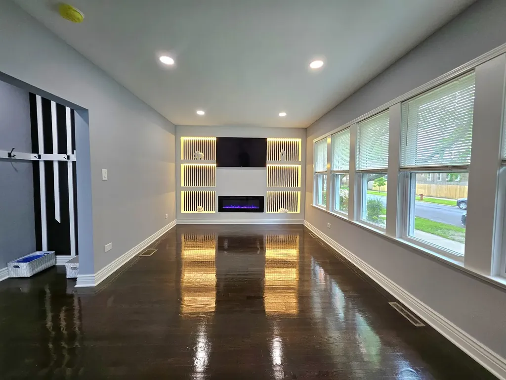 8819 South Carpenter Street Chicago IL 60620