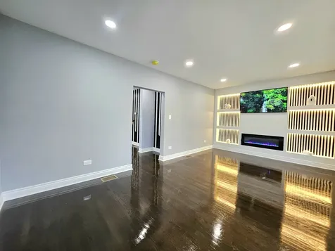8819 South Carpenter Street Chicago IL 60620
