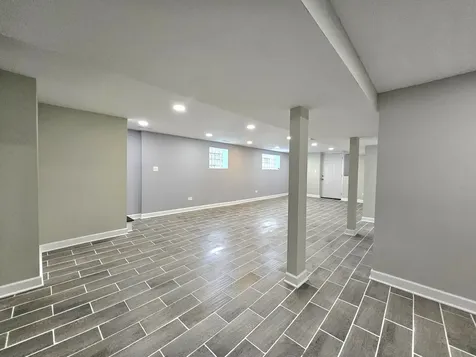 8819 South Carpenter Street Chicago IL 60620