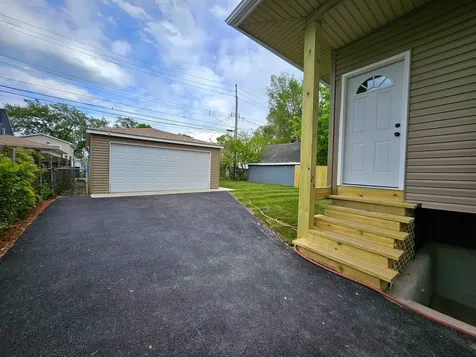 8819 South Carpenter Street Chicago IL 60620