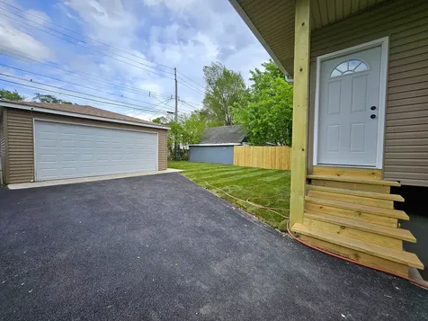 8819 South Carpenter Street Chicago IL 60620