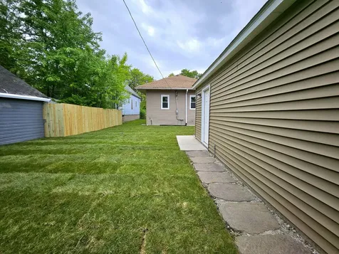 8819 South Carpenter Street Chicago IL 60620