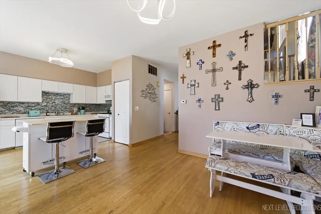2810 Ledgestone Court Naperville IL 60564