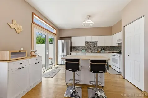 2810 Ledgestone Court Naperville IL 60564