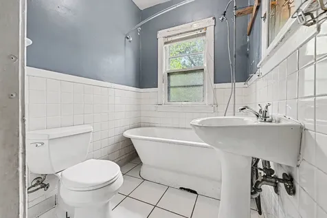 988 Wentworth Avenue Calumet City IL 60409