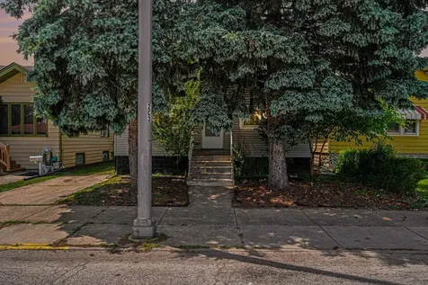 988 Wentworth Avenue Calumet City IL 60409