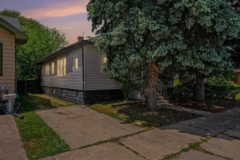 988 Wentworth Avenue Calumet City IL 60409