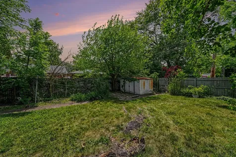 988 Wentworth Avenue Calumet City IL 60409