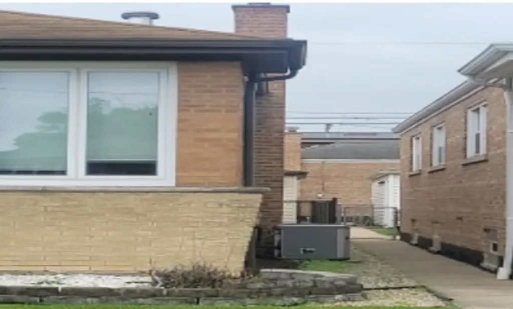 6019 West 59th Street Chicago IL 60638