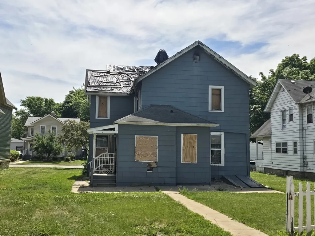 411 Grant Place Aurora IL 60505