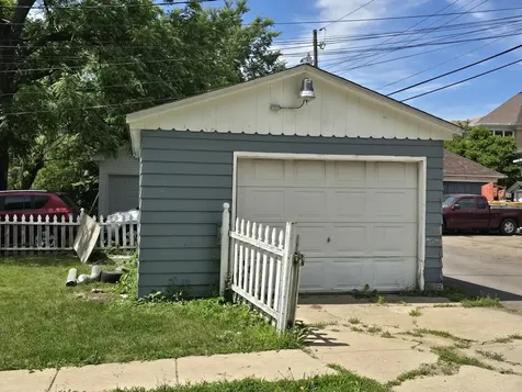 411 Grant Place Aurora IL 60505