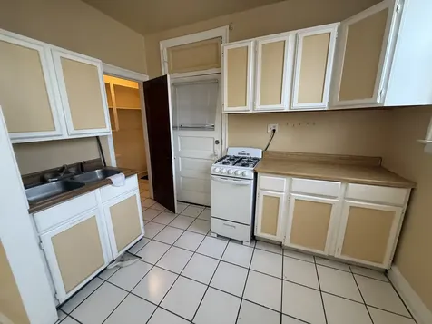 2148 South Gunderson Avenue Berwyn IL 60402