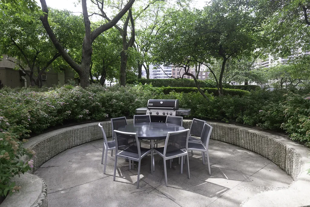 10 East Ontario Street Chicago IL 60611