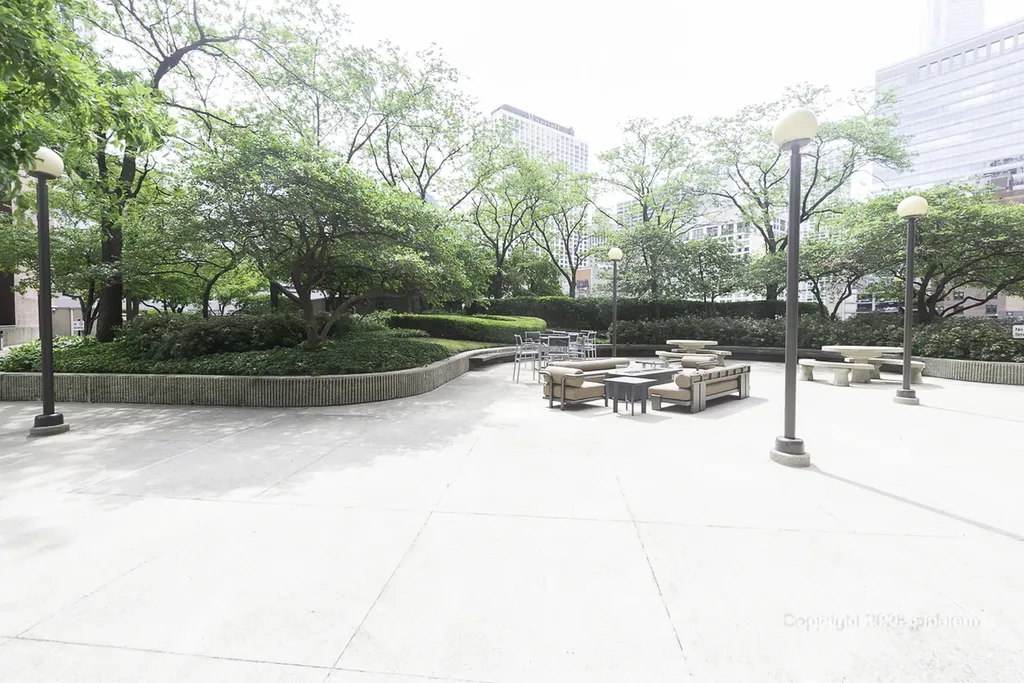 10 East Ontario Street Chicago IL 60611