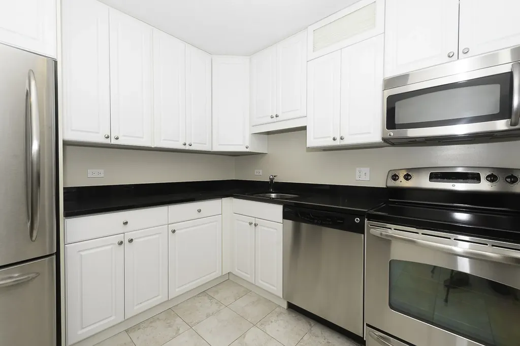 10 East Ontario Street Chicago IL 60611
