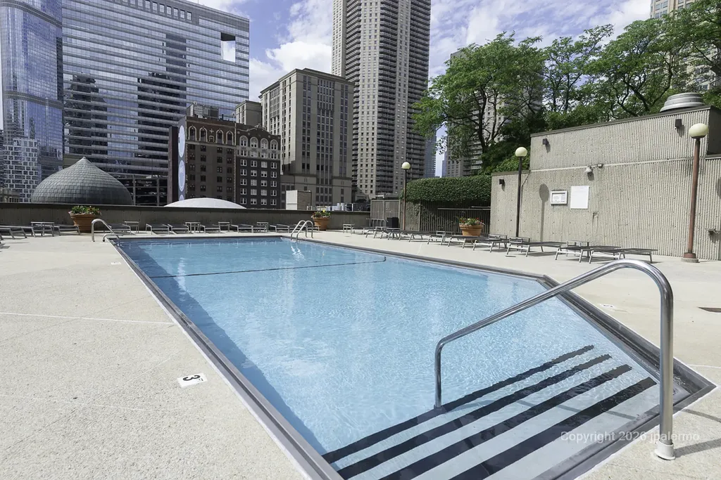 10 East Ontario Street Chicago IL 60611