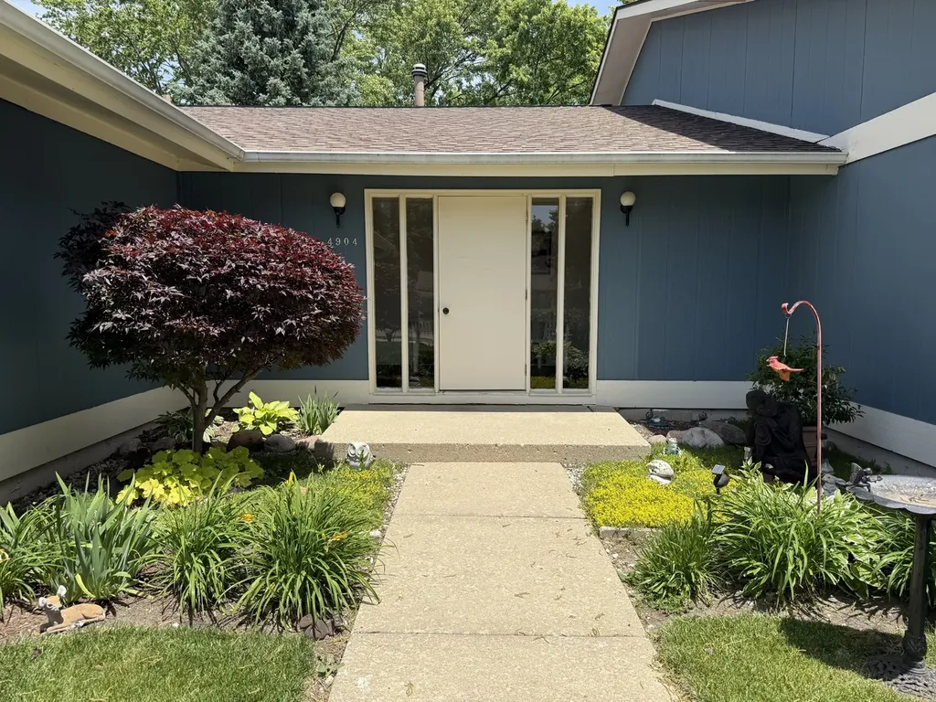 4904 West Oakwood Drive Mchenry IL 60050