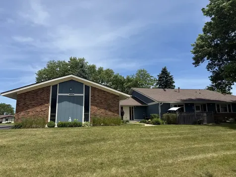 4904 West Oakwood Drive Mchenry IL 60050