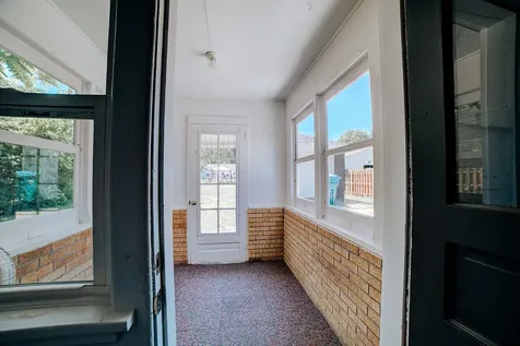 443 South 6th Street Watseka IL 60970