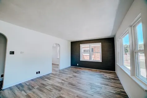 443 South 6th Street Watseka IL 60970