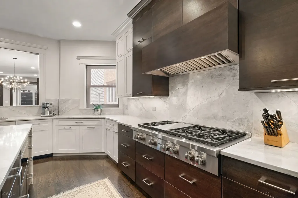 652 West Sheridan Road Chicago IL 60613