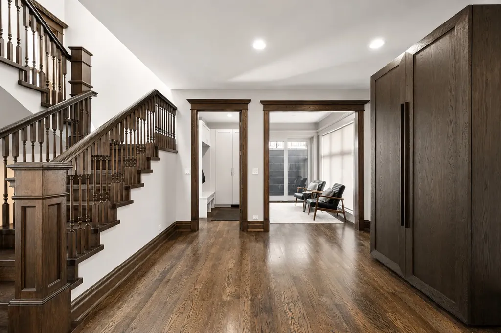 652 West Sheridan Road Chicago IL 60613