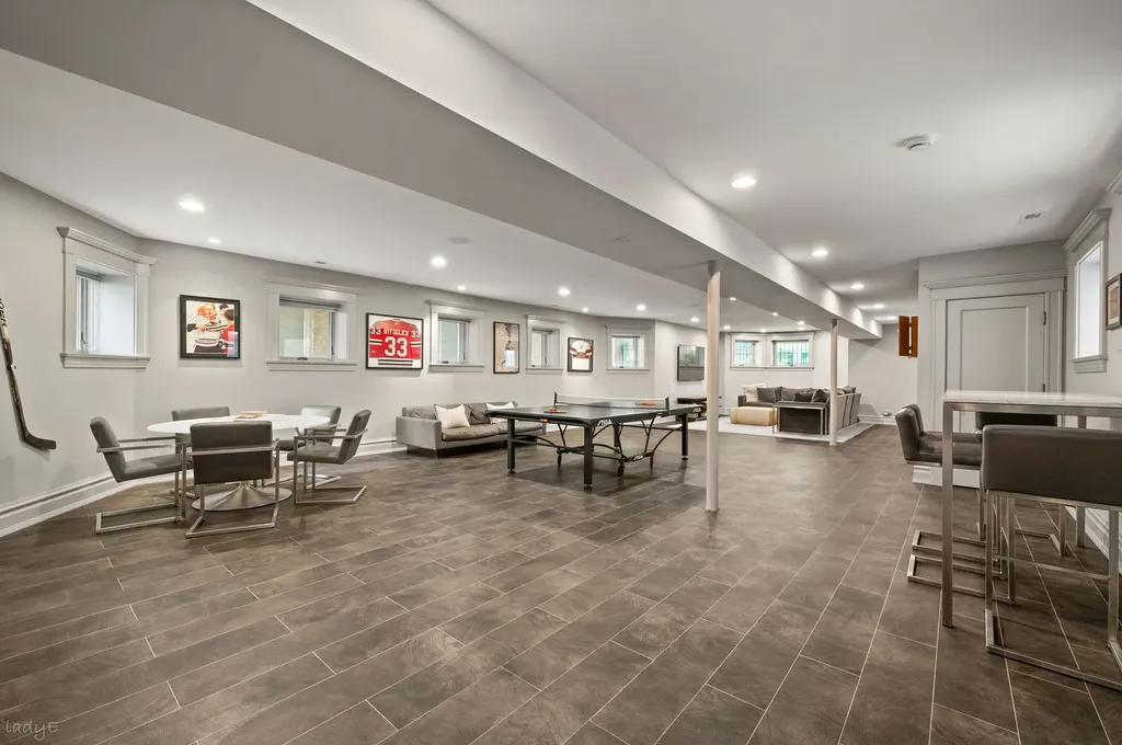 652 West Sheridan Road Chicago IL 60613