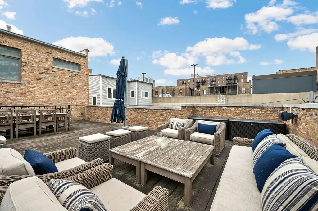 652 West Sheridan Road Chicago IL 60613