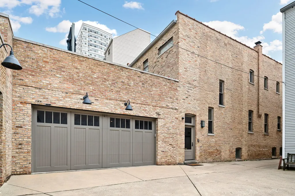 652 West Sheridan Road Chicago IL 60613