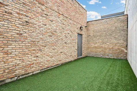 652 West Sheridan Road Chicago IL 60613