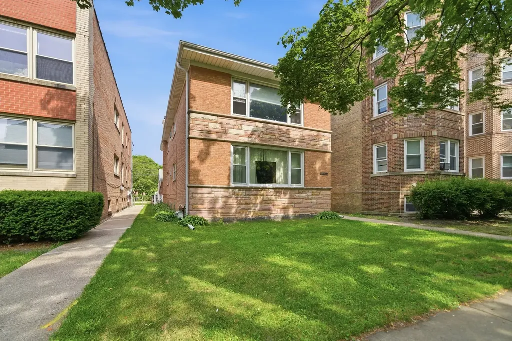 8135 Keating Avenue Skokie IL 60076