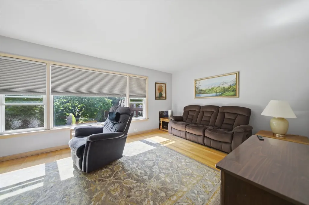8135 Keating Avenue Skokie IL 60076