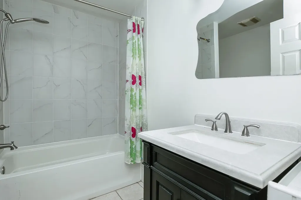 2943 Kentshire Circle Naperville IL 60564