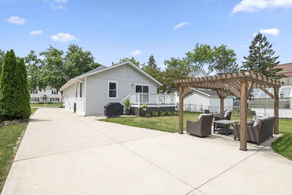 510 East 13th Street Lockport IL 60441