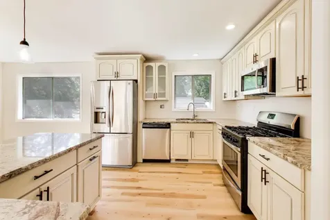 123 Boulder Hill Pass Montgomery IL 60538