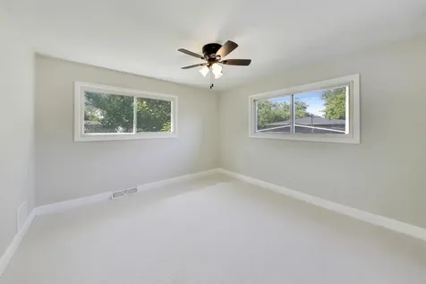 123 Boulder Hill Pass Montgomery IL 60538