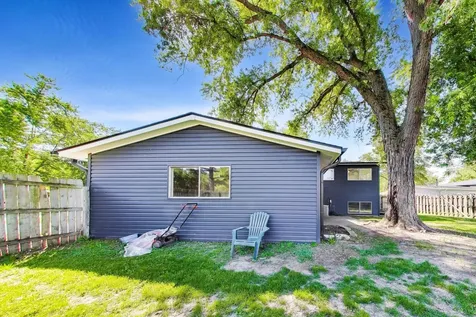 123 Boulder Hill Pass Montgomery IL 60538