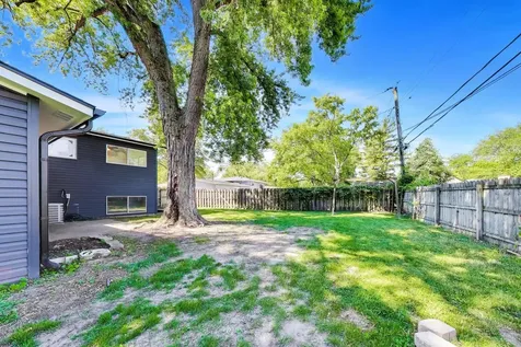 123 Boulder Hill Pass Montgomery IL 60538