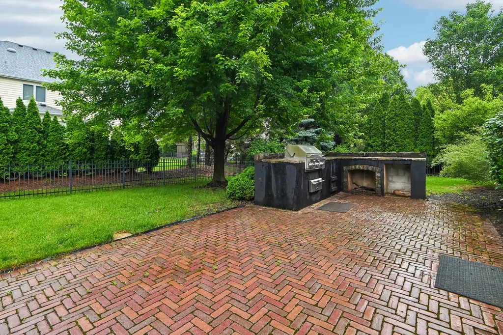 2227 Spartina Road Naperville IL 60564