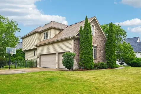 2227 Spartina Road Naperville IL 60564