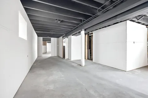 8528 South Escanaba Avenue Chicago IL 60617