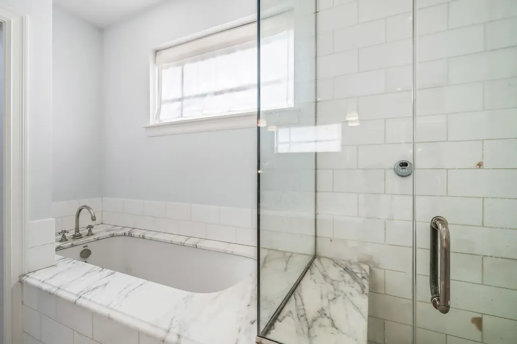 1331 West Wolfram Street Chicago IL 60657