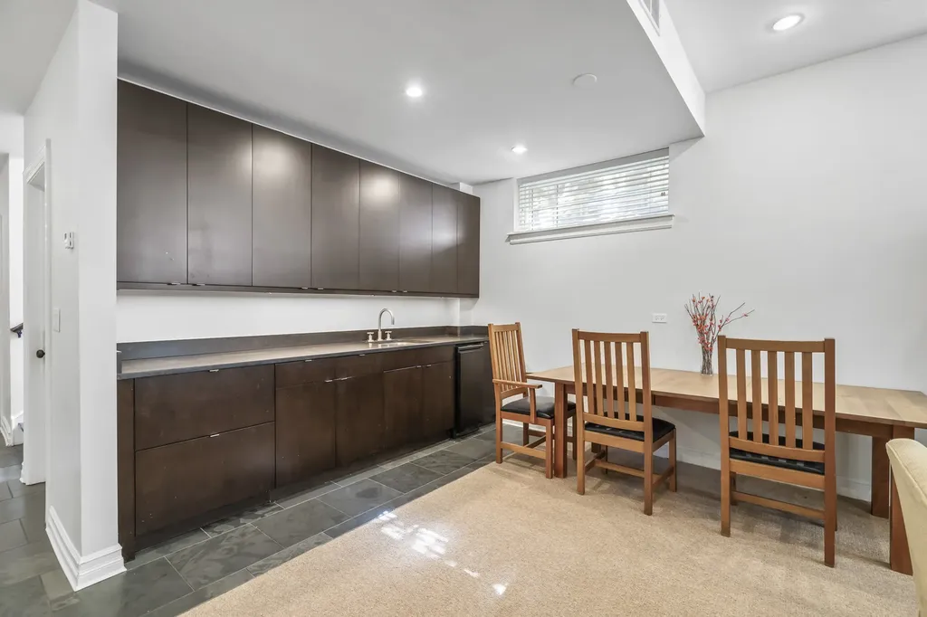 1331 West Wolfram Street Chicago IL 60657