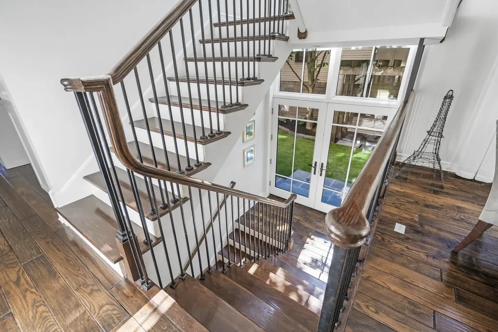 1331 West Wolfram Street Chicago IL 60657