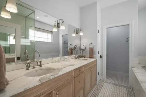 1331 West Wolfram Street Chicago IL 60657