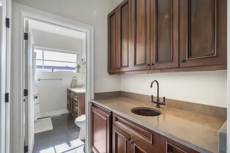 1331 West Wolfram Street Chicago IL 60657