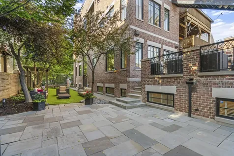 1331 West Wolfram Street Chicago IL 60657