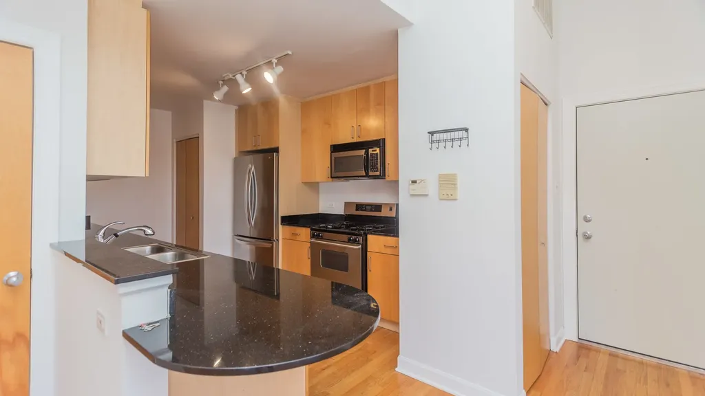 845 West Altgeld Street Chicago IL 60614