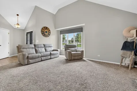 882 Wilshire Lane Crete IL 60417