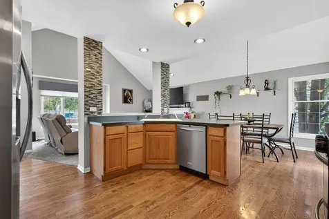 882 Wilshire Lane Crete IL 60417
